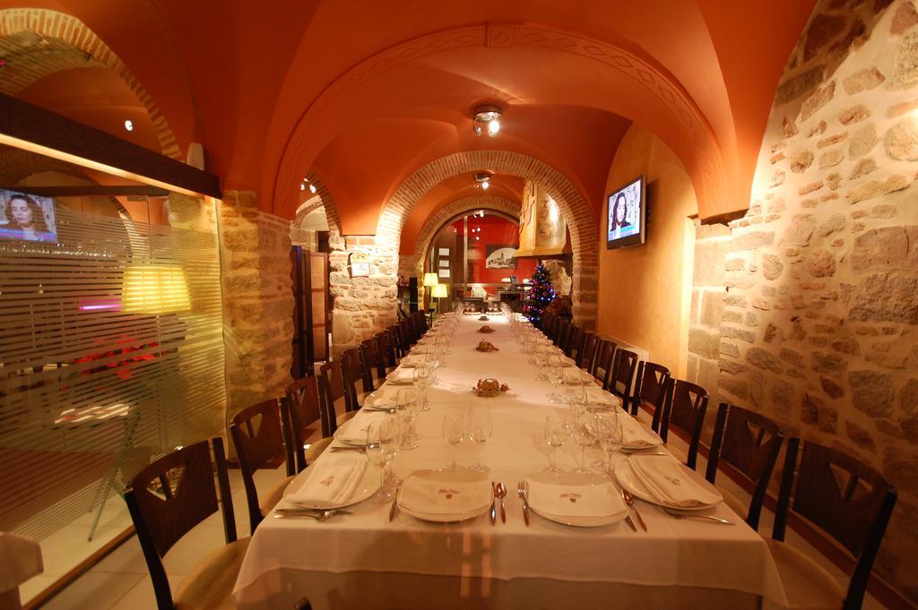 Hotel Los Usias Dos Torres Restoran fotoğraf